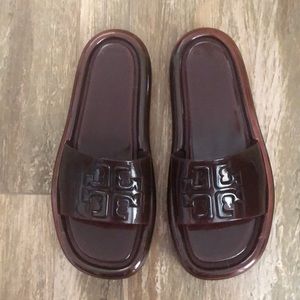 Bubble Jelly Slide Sandal
TORY BURCH